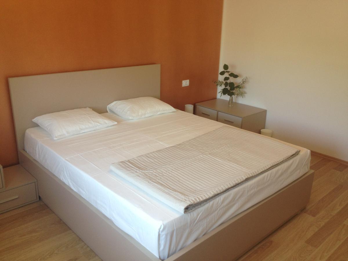 Amberyellowbnb Shkodër Exteriör bild